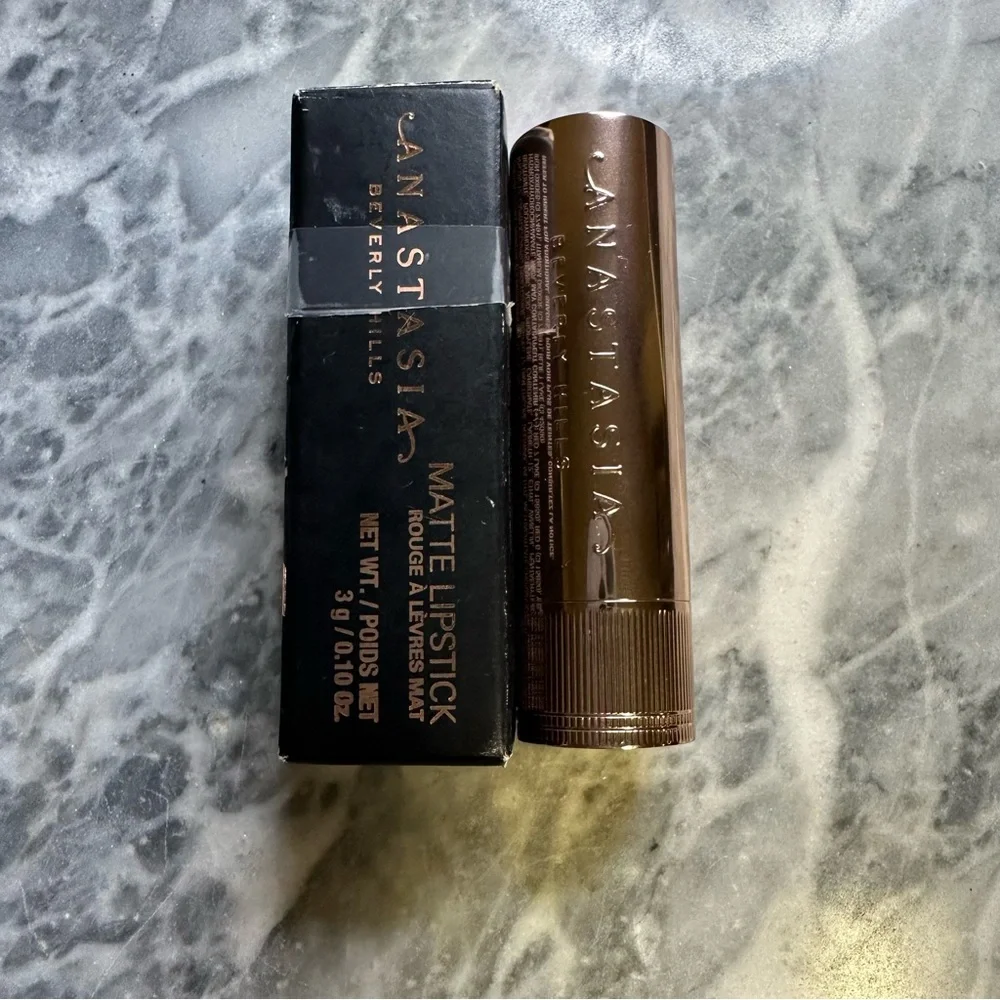 Anastasia‎ Beverly Hills ABH Matte Lipstick Blackberry